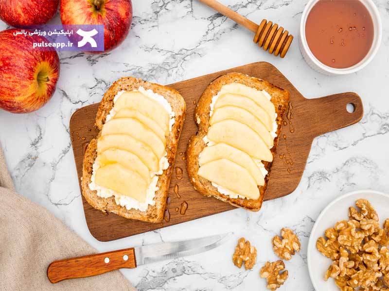 میان وعده رژیمی کره بادام زمینی و سیب